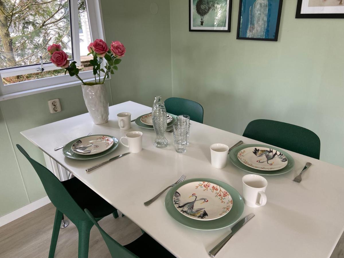 פוטן Ruim En Modern Chalet In De Veluwse Bossen מראה חיצוני תמונה