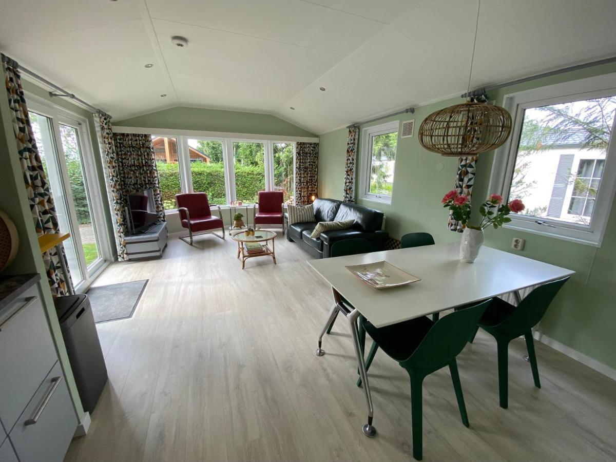 פוטן Ruim En Modern Chalet In De Veluwse Bossen מראה חיצוני תמונה
