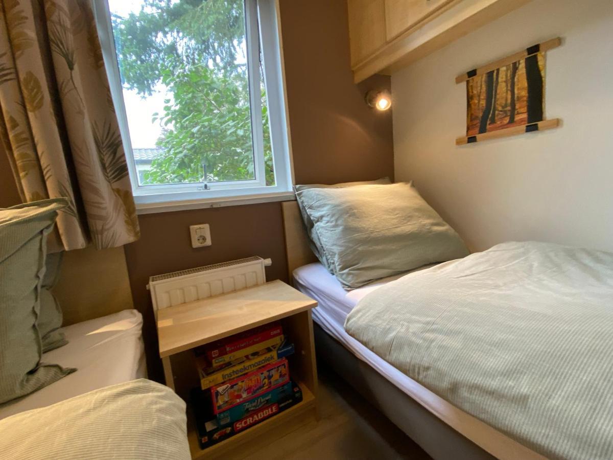 פוטן Ruim En Modern Chalet In De Veluwse Bossen מראה חיצוני תמונה