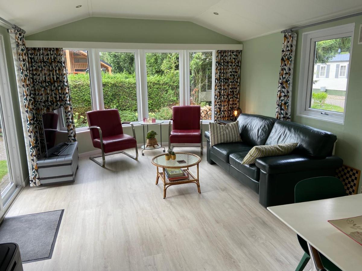 פוטן Ruim En Modern Chalet In De Veluwse Bossen מראה חיצוני תמונה
